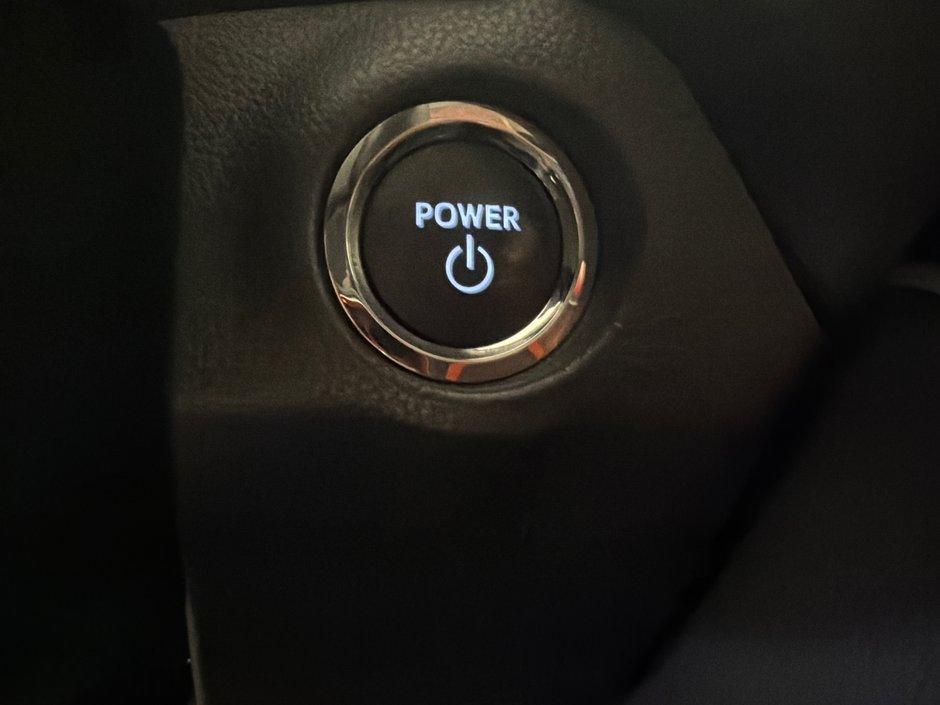 2023 Toyota RAV4 Hybrid XLE-28