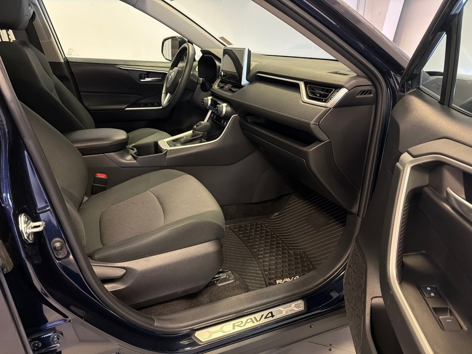 Toyota RAV4 XLE AWD *BAS KILOMÉTRAGE* 2023-19