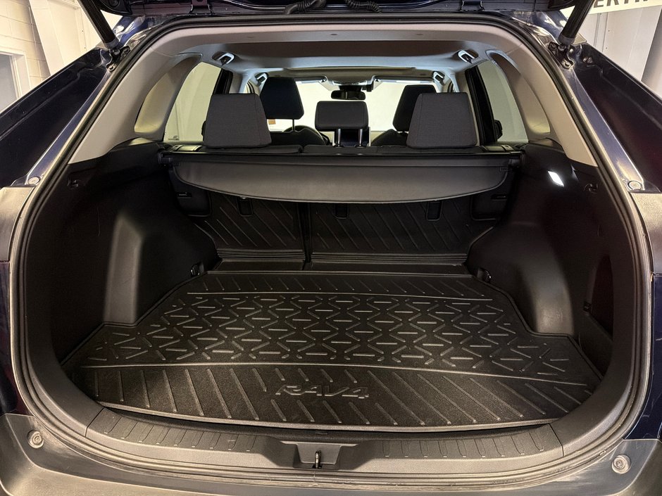 Toyota RAV4 XLE AWD *BAS KILOMÉTRAGE* 2023-17