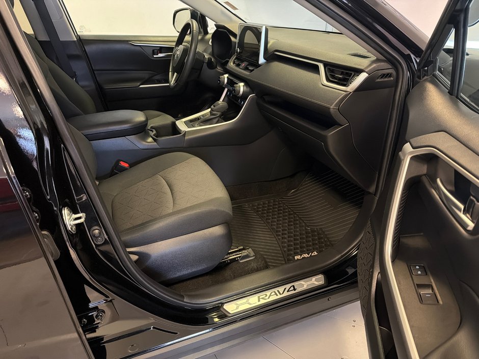 2023 Toyota RAV4 XLE AWD *BAS KILOMÉTRAGE*-19