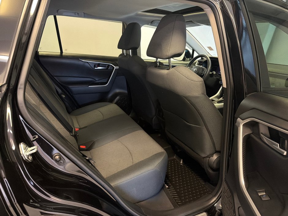 2023 Toyota RAV4 XLE AWD *BAS KILOMÉTRAGE*-18