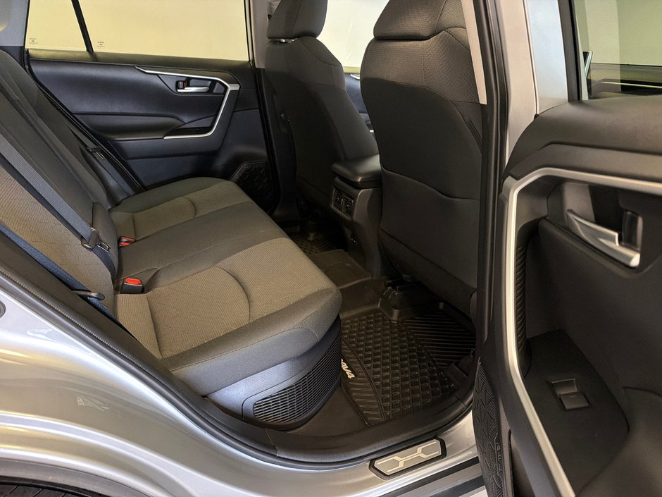 2024 Toyota RAV4 Hybrid XLE *TRÈS BAU VÉHICULE!*-17