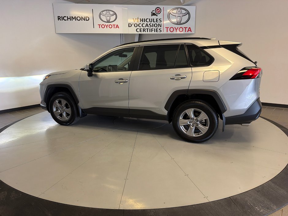 2024 Toyota RAV4 Hybrid XLE *TRÈS BAU VÉHICULE!*-4
