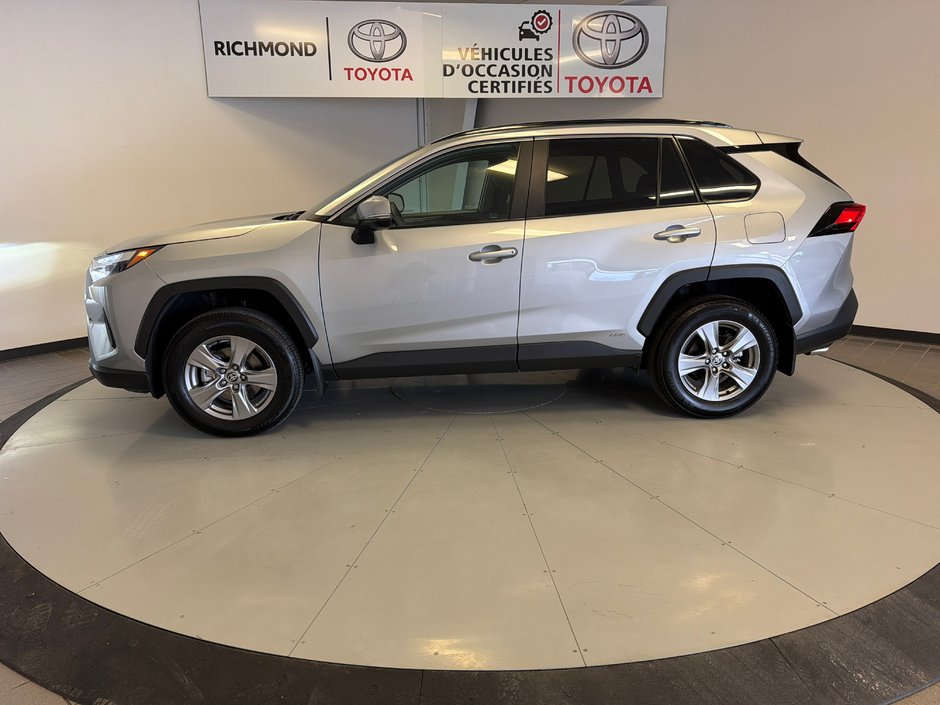 2024 Toyota RAV4 Hybrid XLE *TRÈS BAU VÉHICULE!*-3