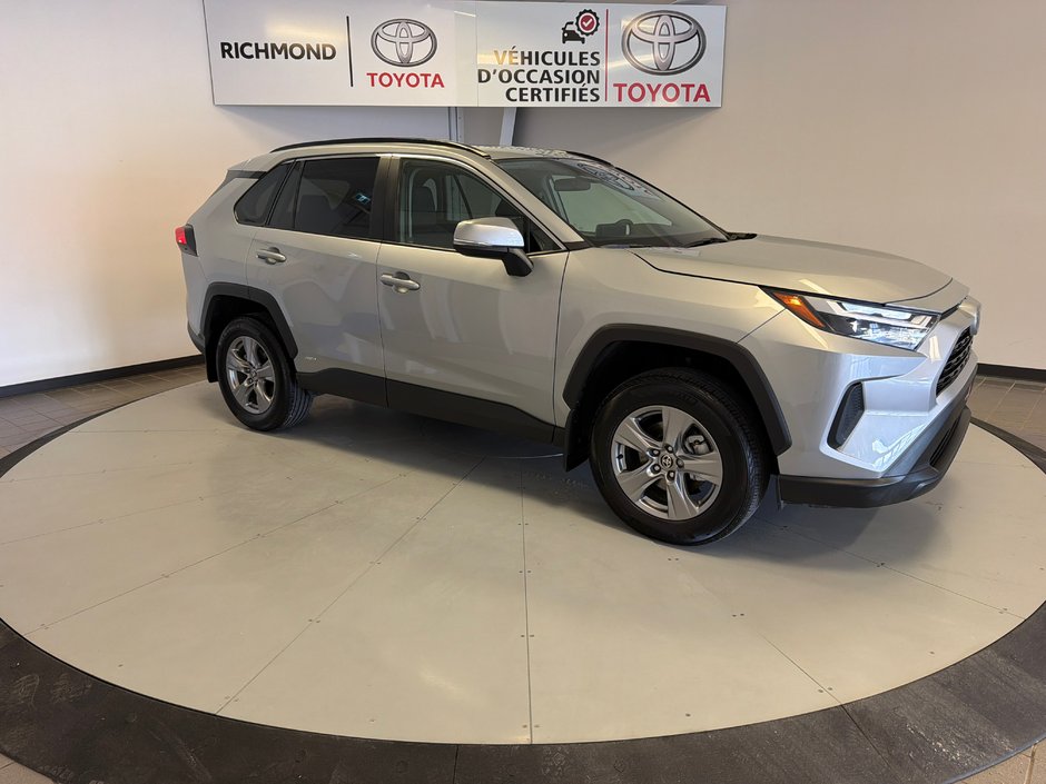 2024 Toyota RAV4 Hybrid XLE *TRÈS BAU VÉHICULE!*-11