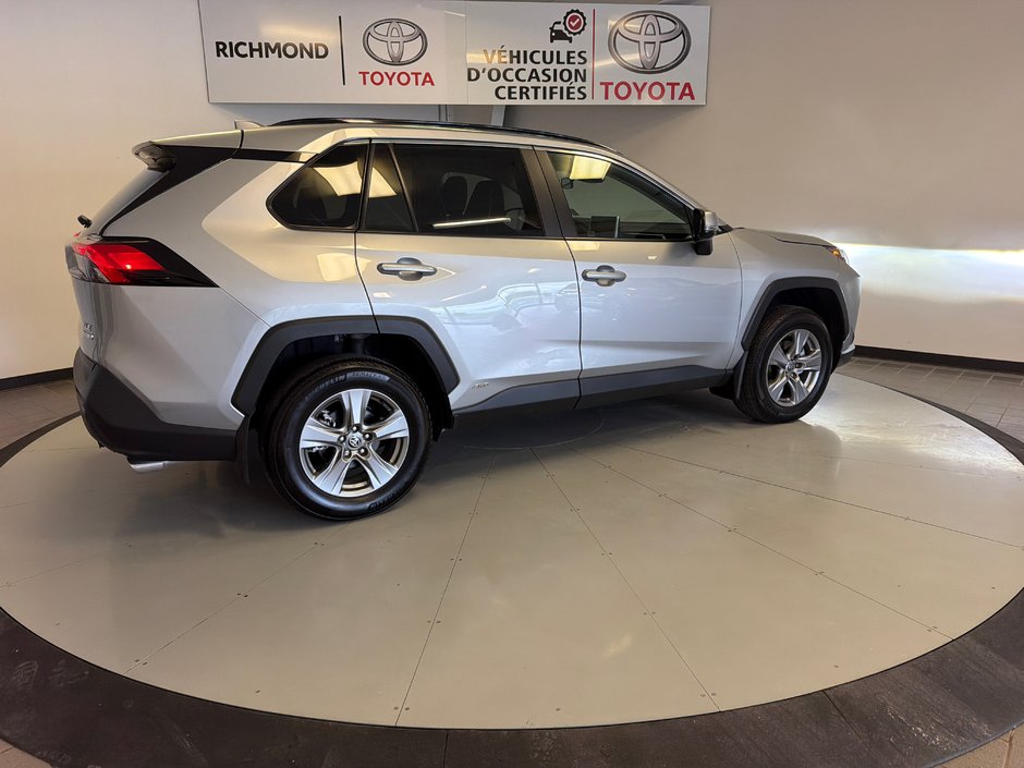2024 Toyota RAV4 Hybrid XLE *TRÈS BAU VÉHICULE!*-9