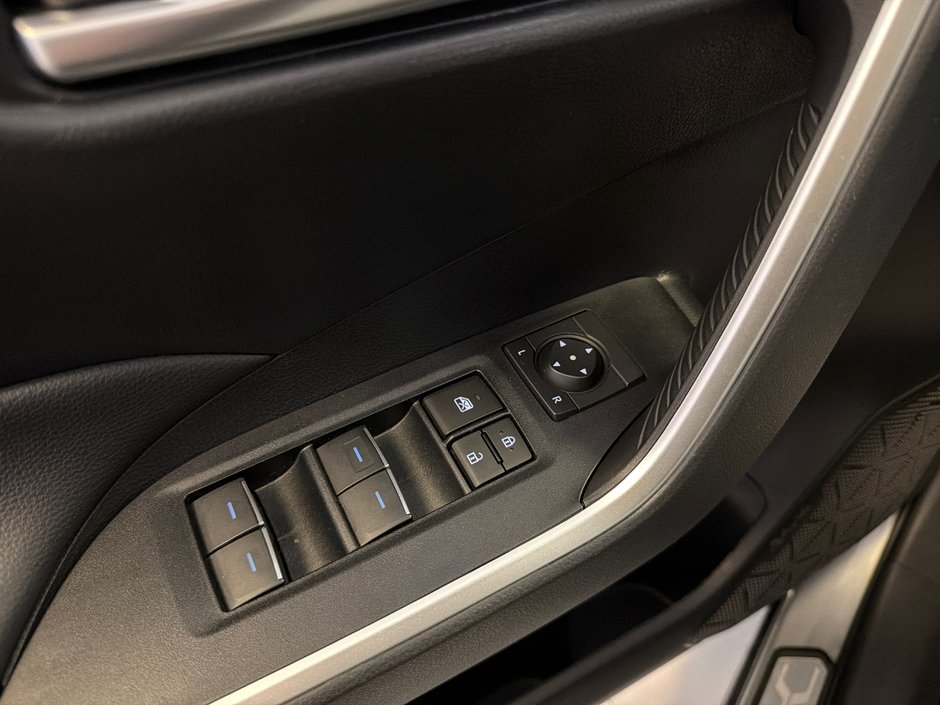 2024 Toyota RAV4 Hybrid XLE *TRÈS BAU VÉHICULE!*-32