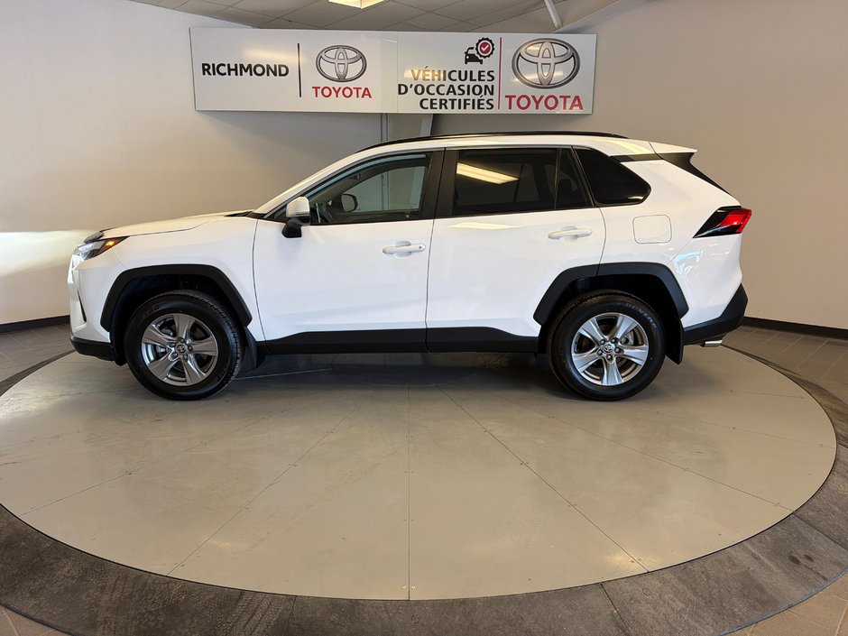 2025 Toyota RAV4 XLE *BAS KILOMÉTRAGE*-2