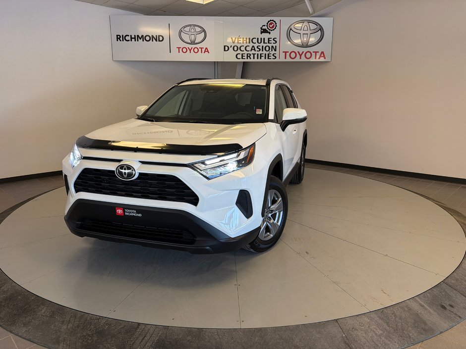 2025 Toyota RAV4 XLE *BAS KILOMÉTRAGE*-0
