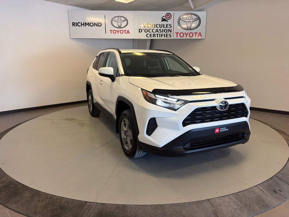 2025 Toyota RAV4 XLE *BAS KILOMÉTRAGE*-10