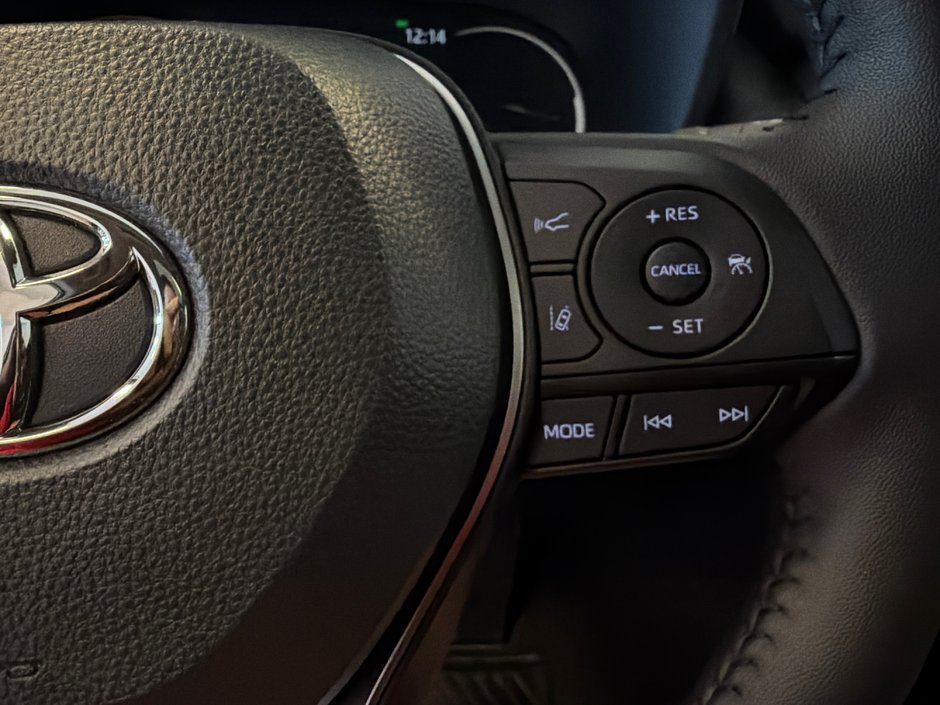 2025 Toyota RAV4 XLE *BAS KILOMÉTRAGE*-27