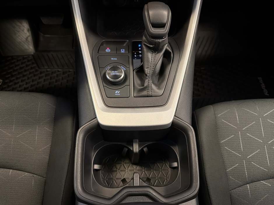 Toyota RAV4 Hybrid LE *BASKILOMÉTRAGE* 2025-18