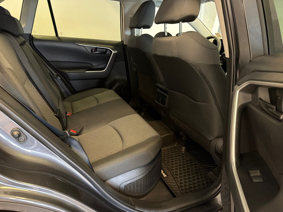Toyota RAV4 Hybrid LE *BASKILOMÉTRAGE* 2025-14
