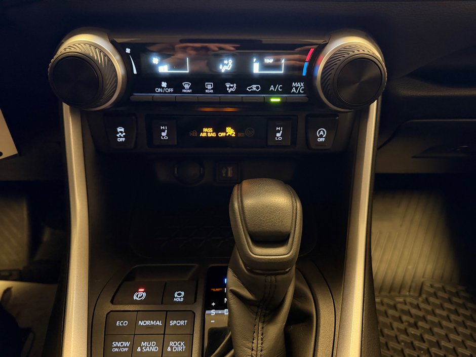 2025 Toyota RAV4 LE AWD *TRÈS BEAU VÉHICULE*-29