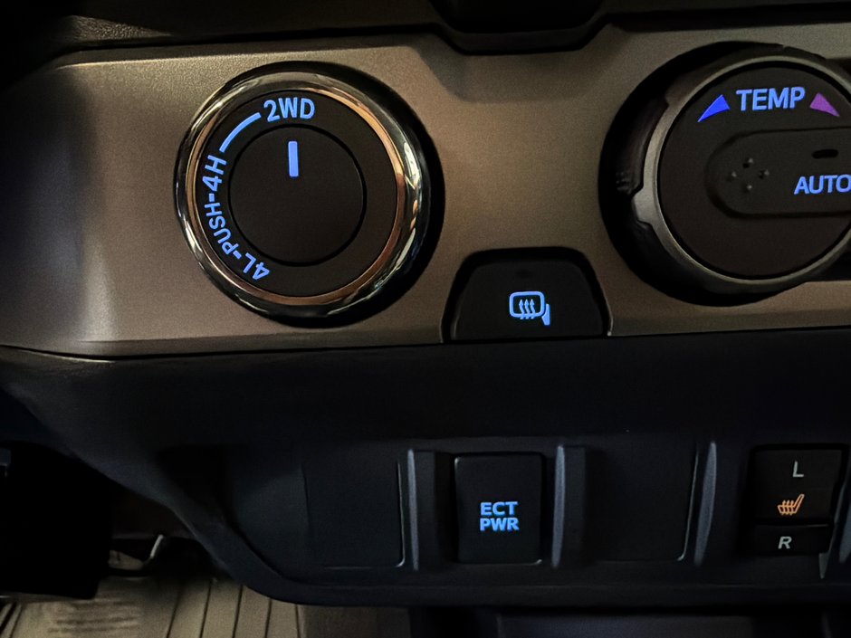 2021 Toyota Tacoma DOUBLE CAB 6A-27