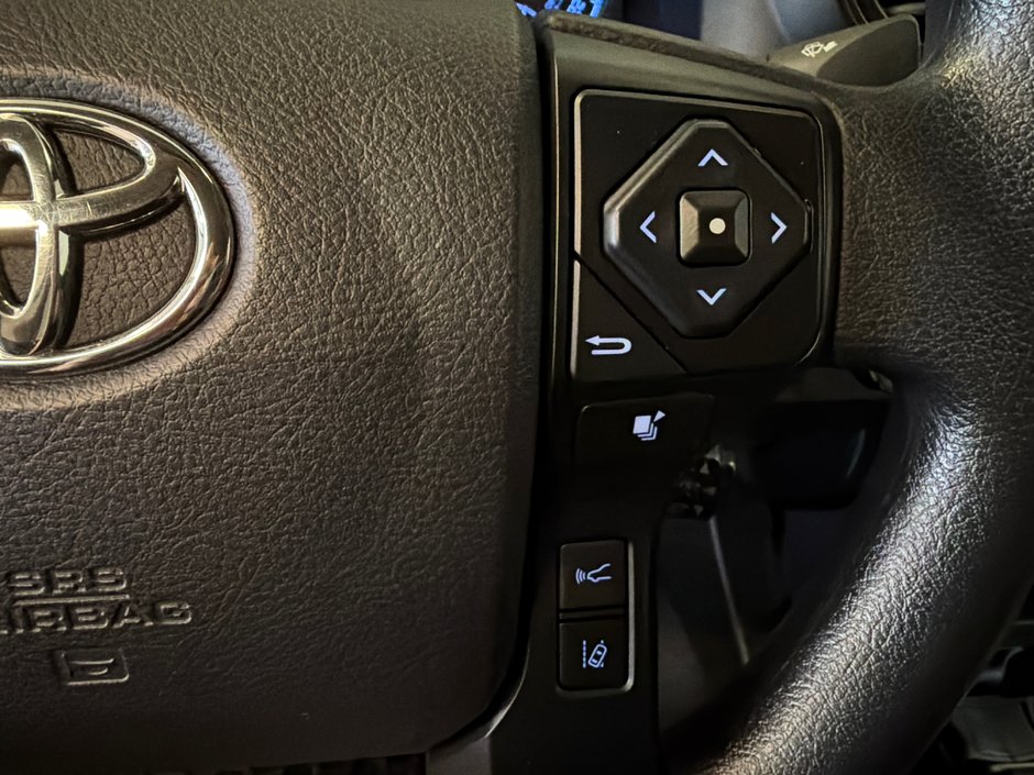 2021 Toyota Tacoma DOUBLE CAB 6A-31