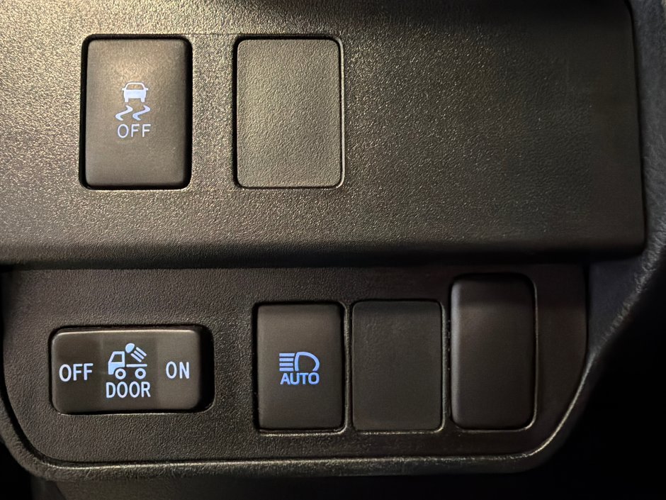 2021 Toyota Tacoma DOUBLE CAB 6A-33