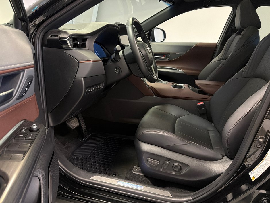 2024 Toyota Venza Hybrid LIMITED-13