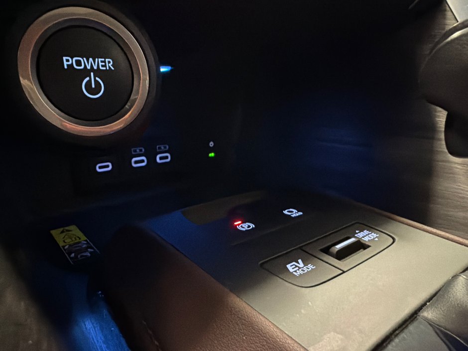 2024 Toyota Venza Hybrid LIMITED-27
