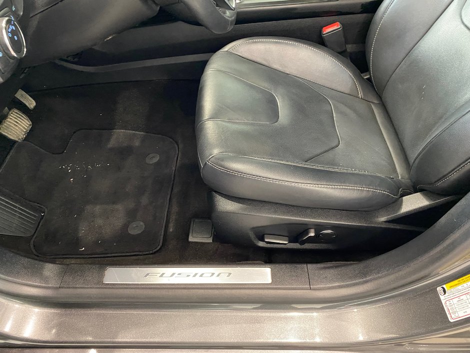 2019 Ford Fusion Energi Titanium Plug-in Hybrid Toit Ouvrant Cuir GPS Volant & Sieges Ventiles-9