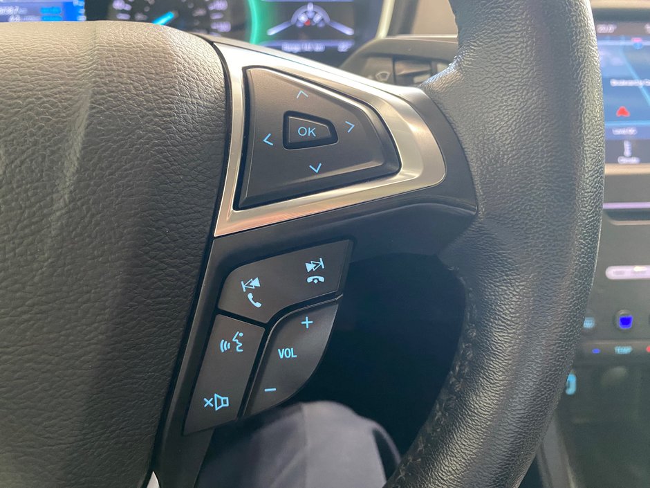 Ford Fusion Energi Titanium Plug-in Hybrid Toit Ouvrant Cuir GPS Volant & Sieges Ventiles 2019-17