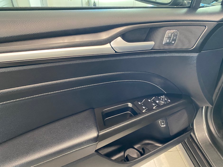 Ford Fusion Energi Titanium Plug-in Hybrid Toit Ouvrant Cuir GPS Volant & Sieges Ventiles 2019-6