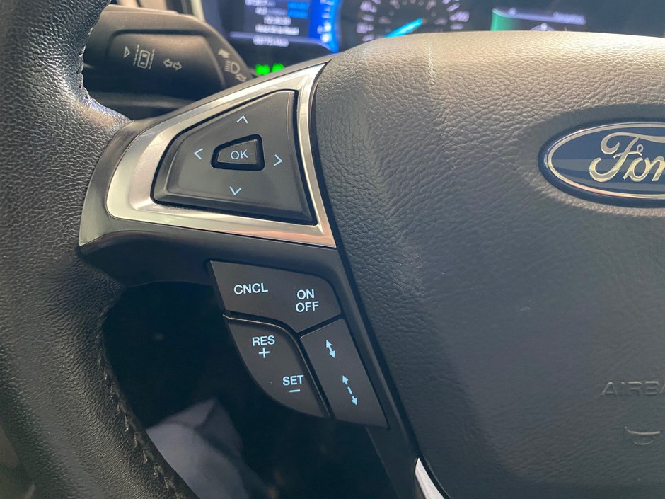 Ford Fusion Energi Titanium Plug-in Hybrid Toit Ouvrant Cuir GPS Volant & Sieges Ventiles 2019-16
