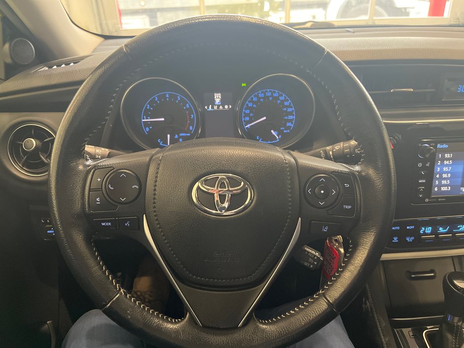 Toyota Corolla iM HATCHBACK 2017-11