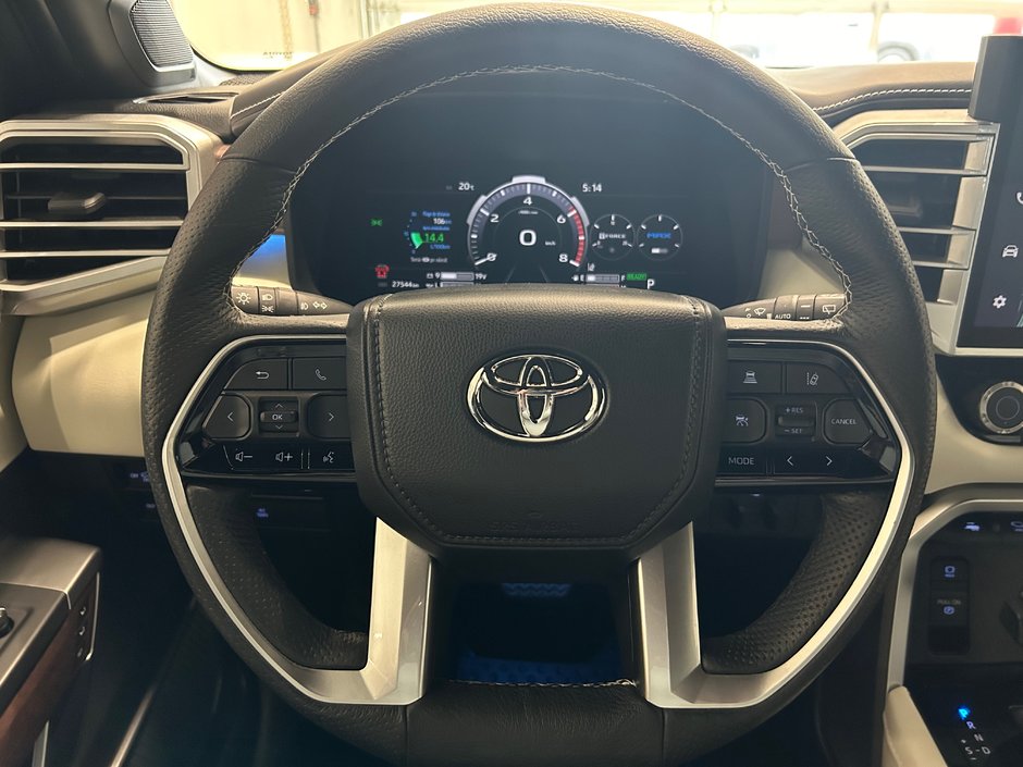 Toyota Sequoia Hybrid PLATINUM 2023-15