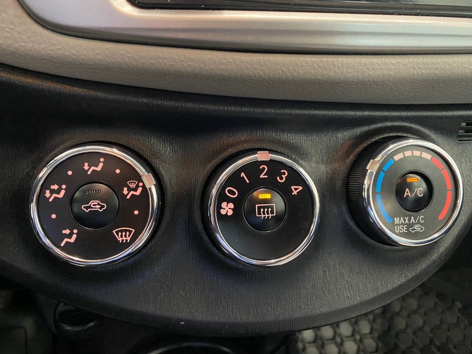 2012 Toyota Yaris LE Hatchback A/C Bluetooth-16