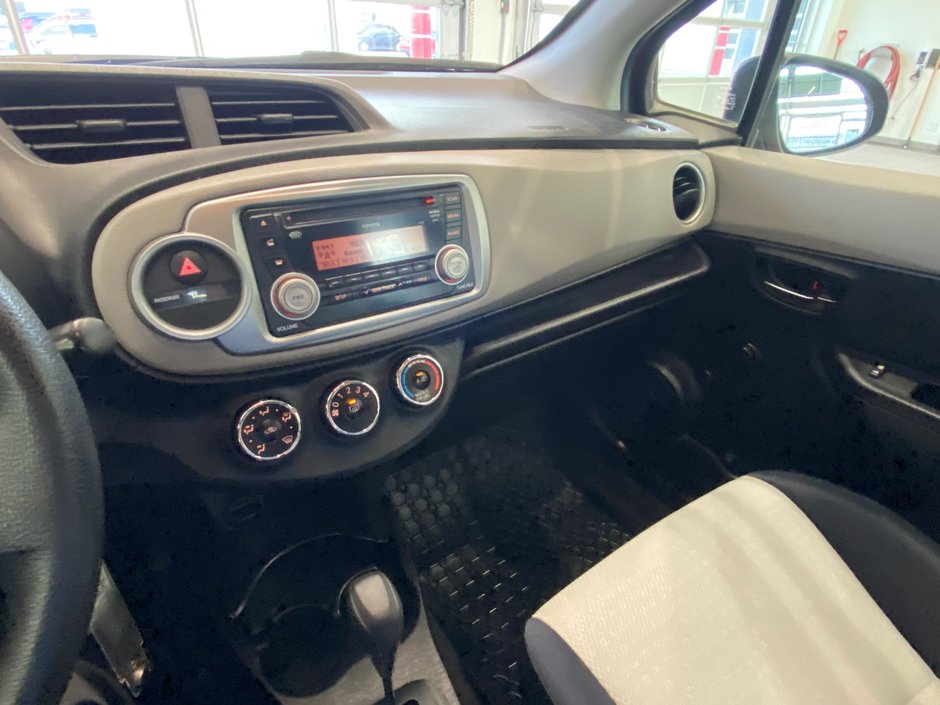 2012 Toyota Yaris LE Hatchback A/C Bluetooth-13