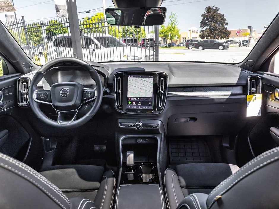 2025 Volvo EC40 Ultra-25