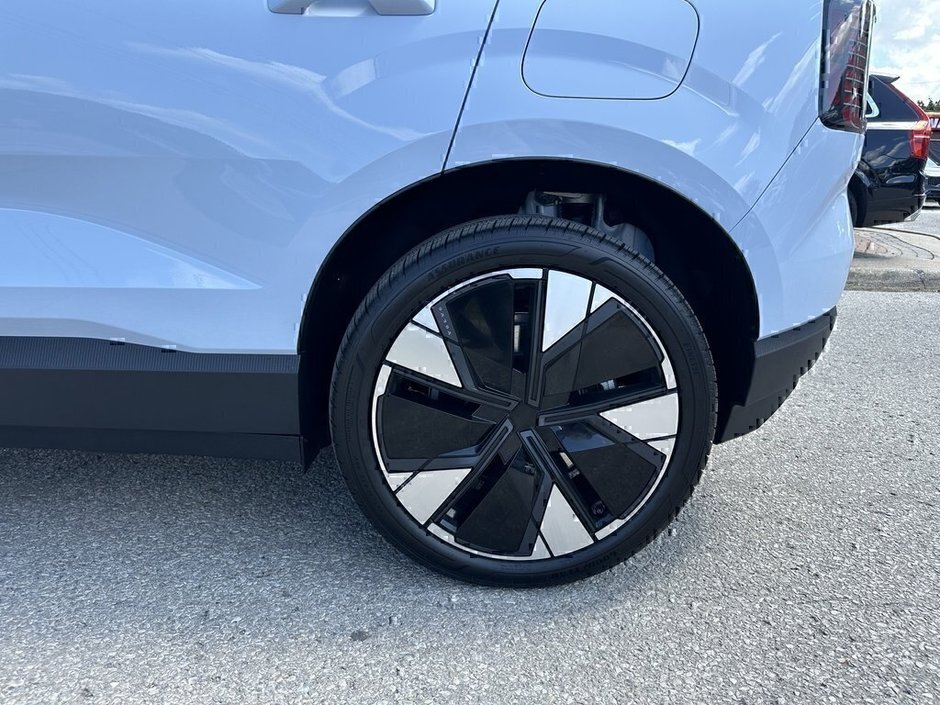 2025 Volvo EX30 Plus-26