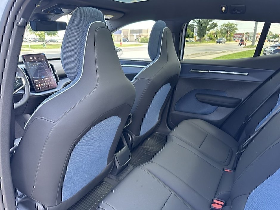 2025 Volvo EX30 Plus-11