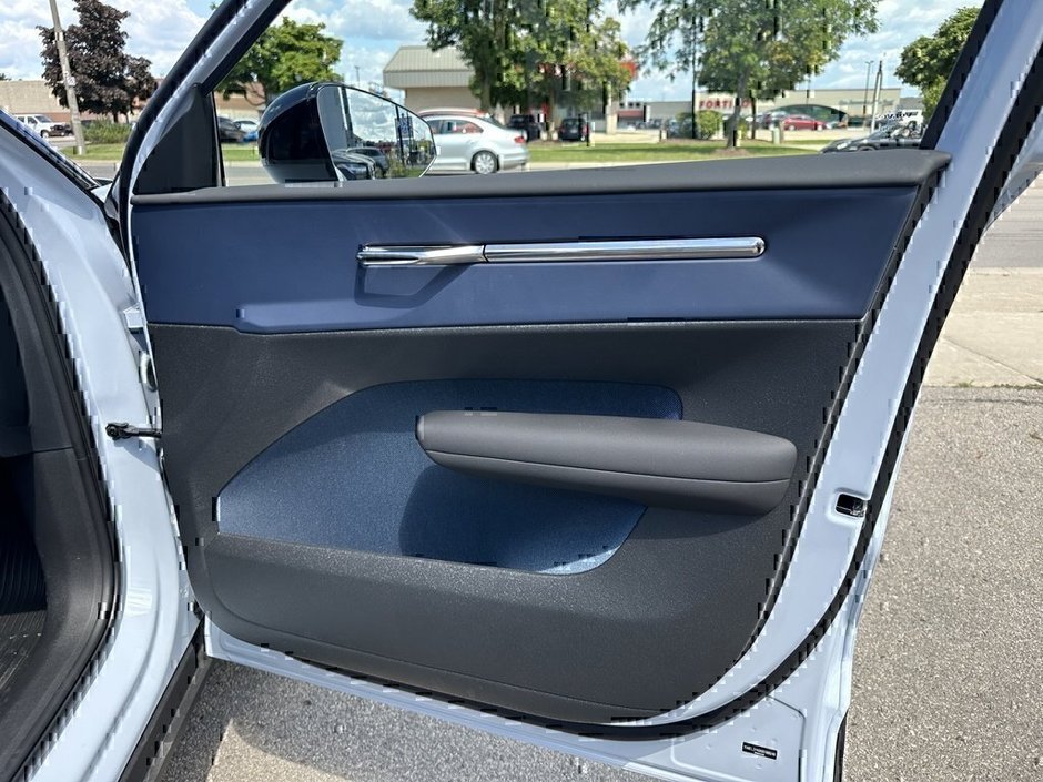 2025 Volvo EX30 Plus-20
