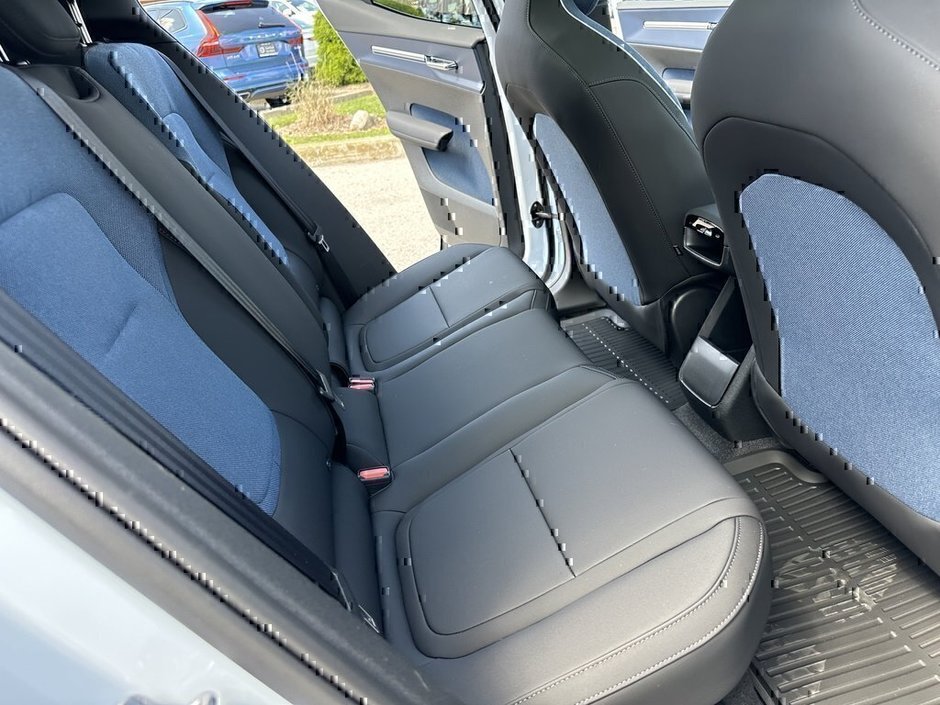 2025 Volvo EX30 Plus-16