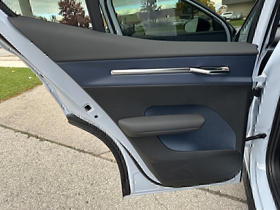 2025 Volvo EX30 Ultra-15