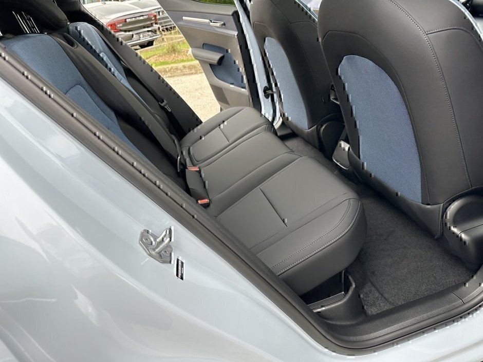 2025 Volvo EX30 Ultra-9