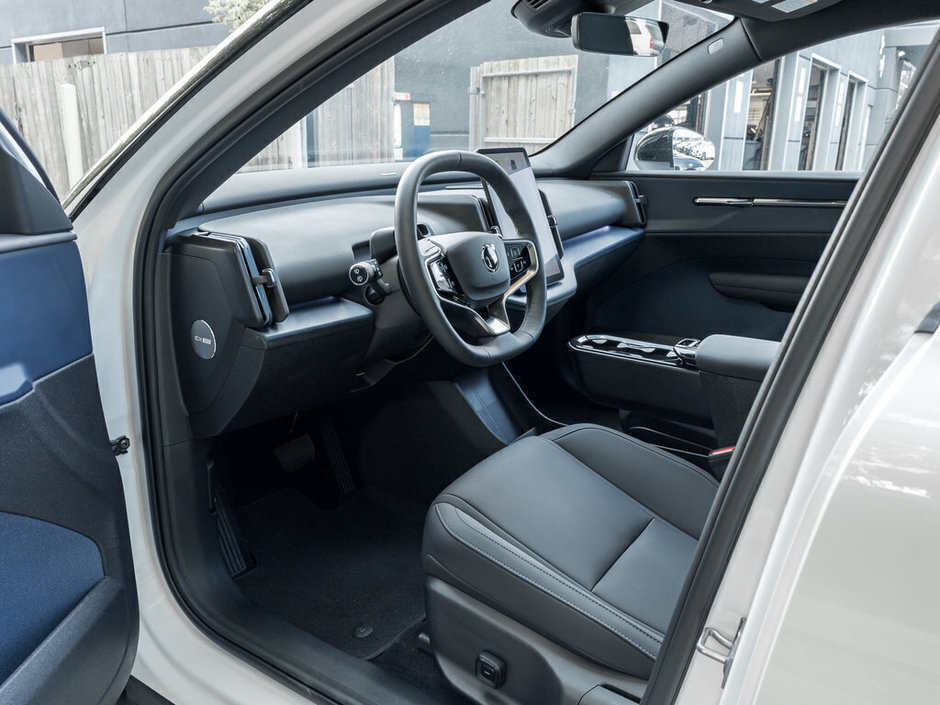 2025 Volvo EX30 Plus-7