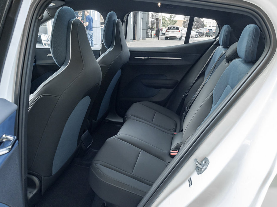 2025 Volvo EX30 Plus-19
