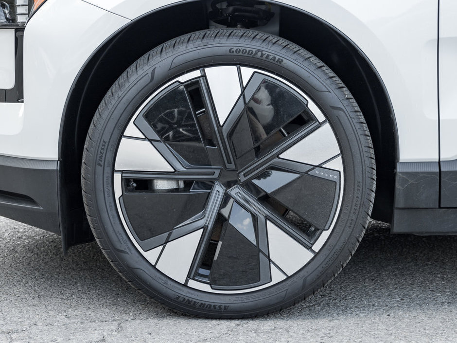 2025 Volvo EX30 Plus-3