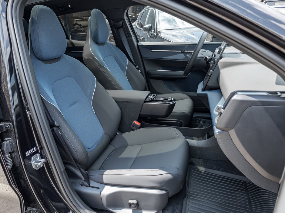 2025 Volvo EX30 Ultra-21