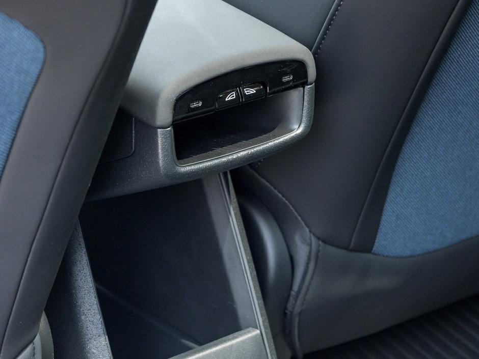 2025 Volvo EX30 Ultra-23