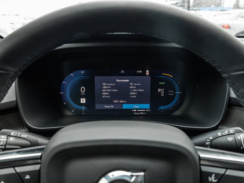 2025 Volvo EX40 Ultra-11