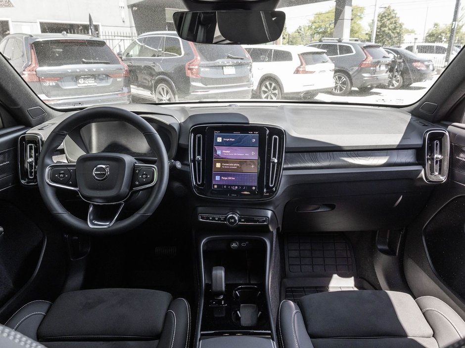 2025 Volvo EX40 Ultra-28