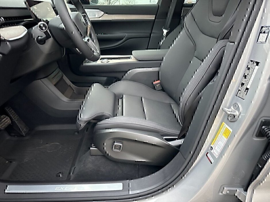 2025 Volvo EX90 Ultra-9