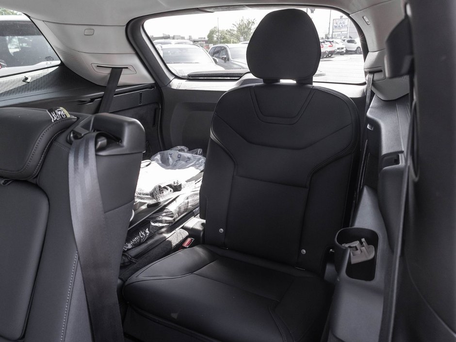 2025 Volvo EX90 Ultra-25