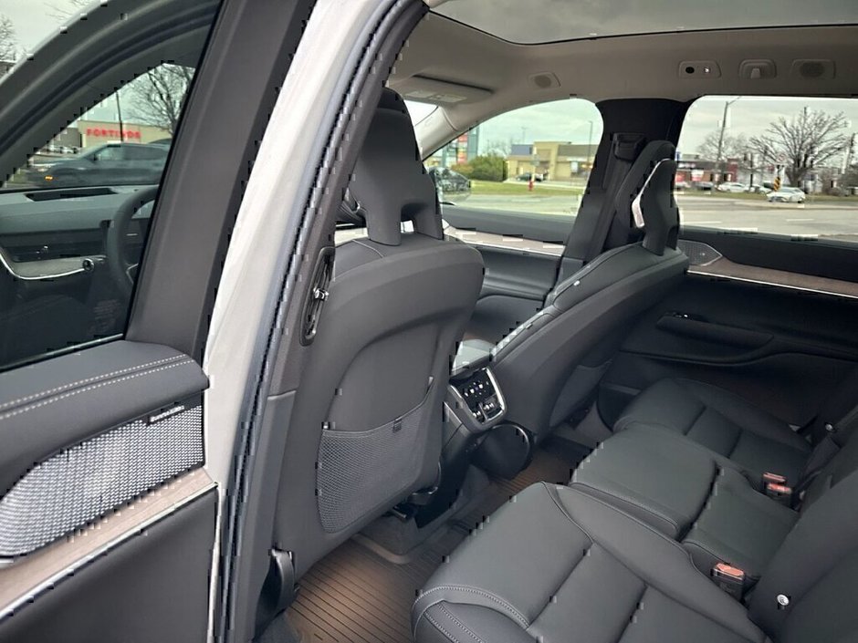 2025 Volvo EX90 Ultra-10