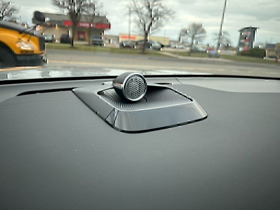 2025 Volvo EX90 Ultra-27