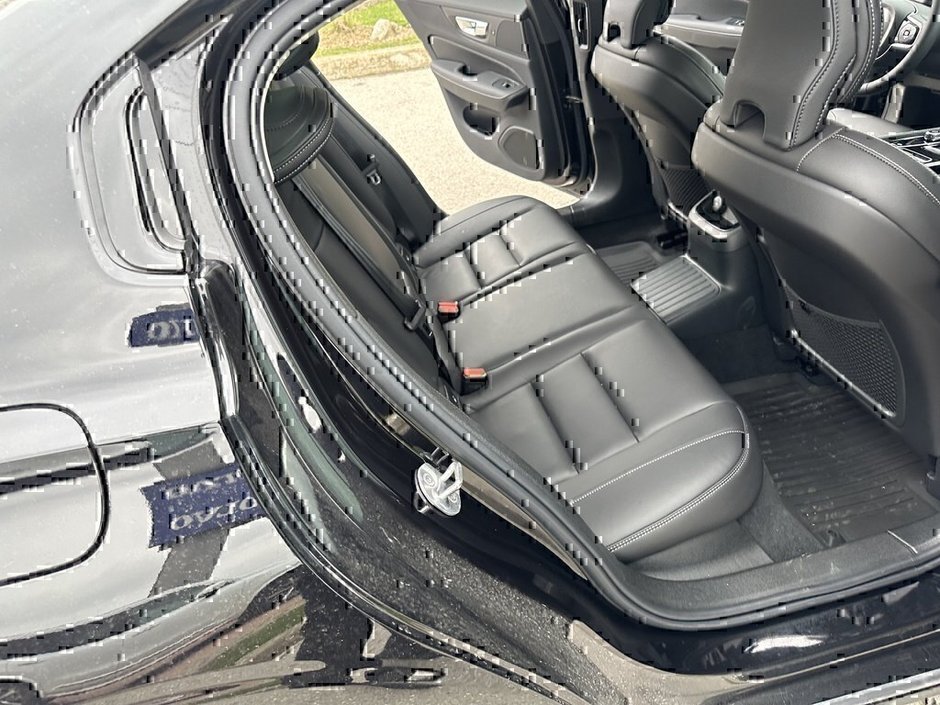 2025 Volvo S60 Plug-In Hybrid Ultra Dark Theme-14